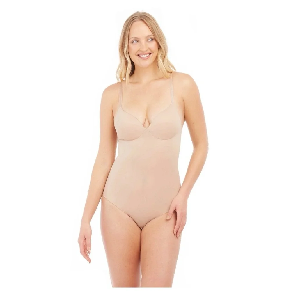 RED HOT SPANX Women's Moderate Control Shapewear Flawless Finish Cupped Bodysuit